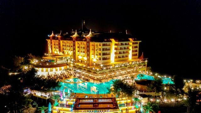 Нова година 2026 в Алания Анталия със самолет от Пловдив - 5 нощувки